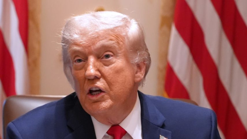 Governo Trump diz que regra para deixar o país só será aplicada caso a caso