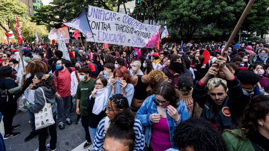 Estudantes protestam em frente à Reitoria da Unesp na Praça da República, região central de São Paulo.