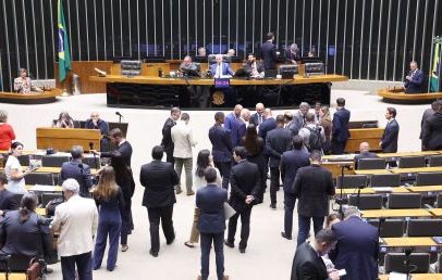 Câmara aprova texto-base que amplia imunidade tributária de igrejas