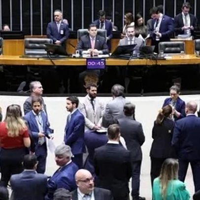Congresso adere a pacote de benefícios eleitorais, aponta Waack