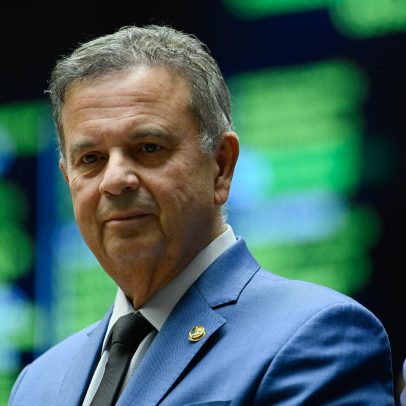 Oposição no Senado apresenta PEC alternativa à 6x1 com regime flexível