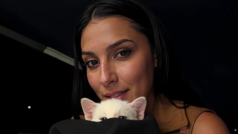 Ana Castela ganhou gatinho durante show