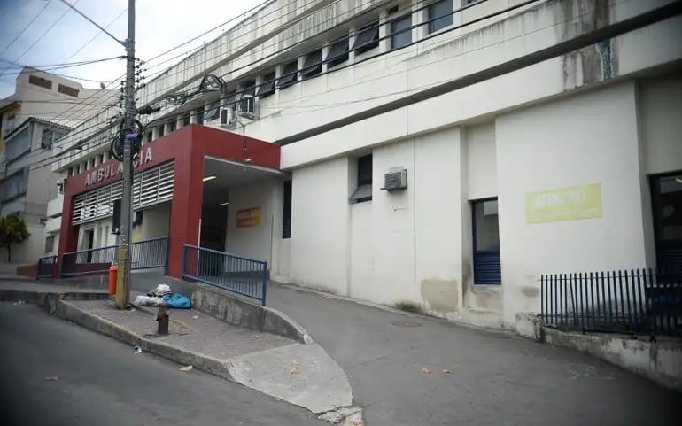 Vítima foi levada ao Hospital Getúlio Vargas, na Penha