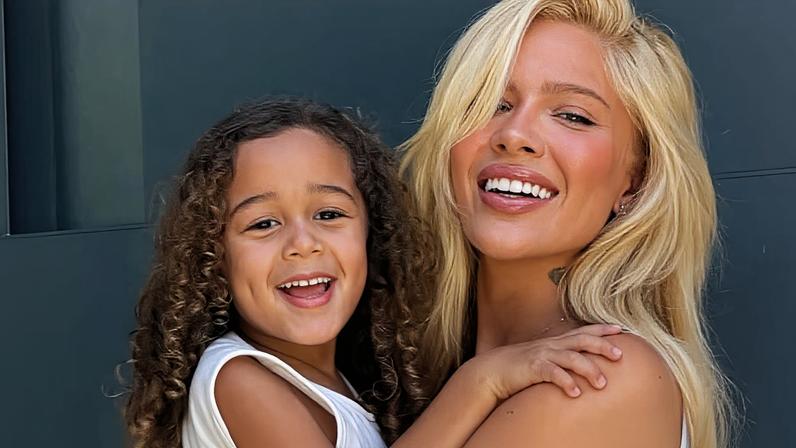 Karoline Lima revela reação de Cecília na estreia em ônibus