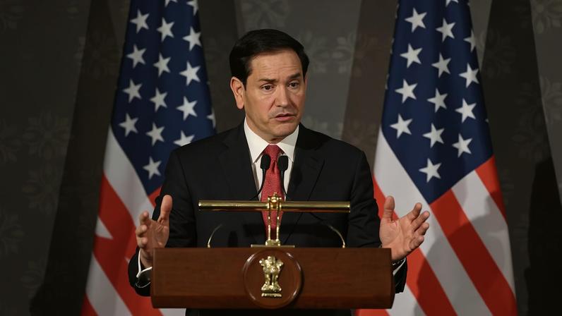 Secretário de Estado americano afirma que há uma proposta “sólida” para reabrir o estreito de Ormuz e diz acreditar em negociações sobre o programa nuclear iraniano