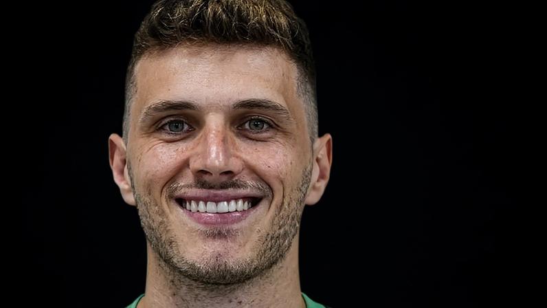 Goleiro Bento está no álbum da Copa do Mundo, mas não entrou na convocação final de Ancelotti.