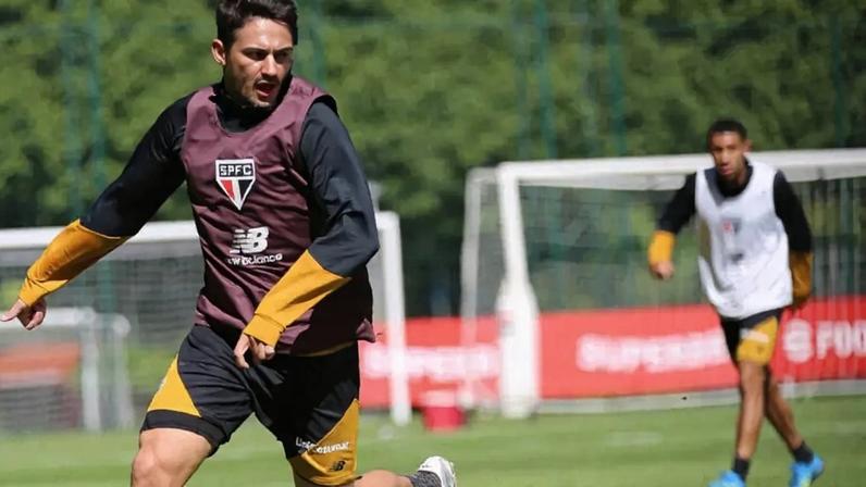Pablo Maia fraturou os ossos da face (Foto: Erico Leonan / São Paulo FC)