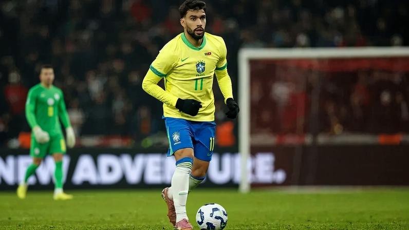 Lucas Paquetá em ação pela Seleção Brasileira em amistoso internacional