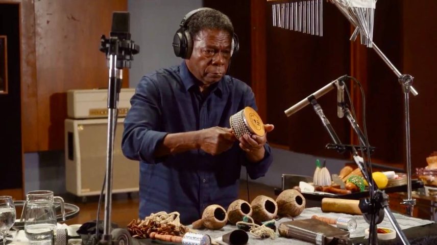 Paulinho da Costa nos estúdios da Trama