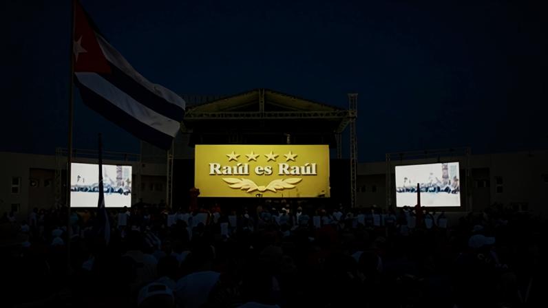 Pessoas se reúnem para protestar contra as políticas dos EUA em relação à Cuba, incluindo indiciamento do ex-presidente cubano Raúl Castro, em Havana 22 de maio de 2026 REUTERS/Norlys Perez