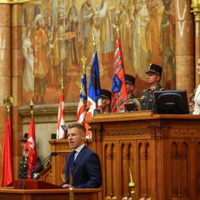 Magyar assume governo húngaro com promessas de mudança