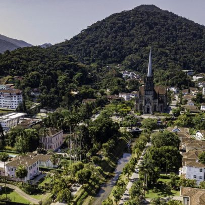 Cidade planejada por alemão a mando de Dom Pedro II fica a 68 km da capital