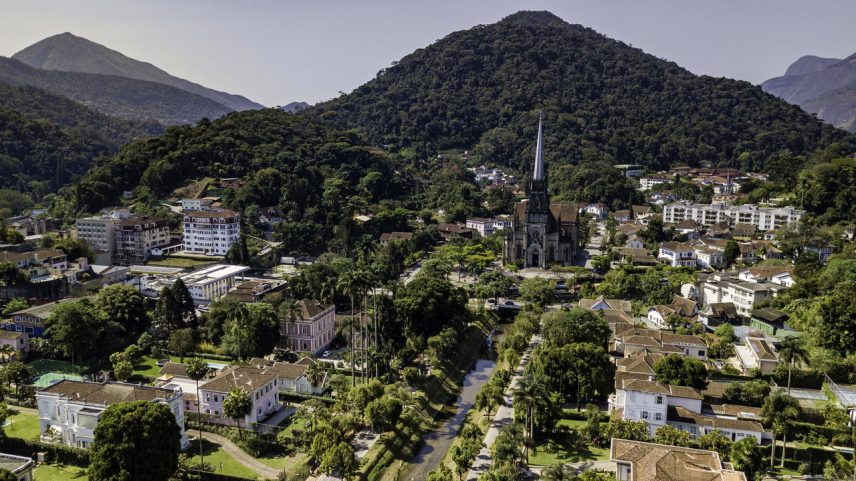 Cidade planejada por alemão a mando de Dom Pedro II fica a 68 km da capital