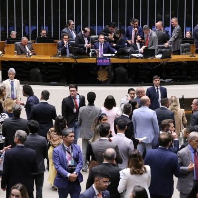 Câmara realiza sessões extras para acelerar análise da PEC da 6x1