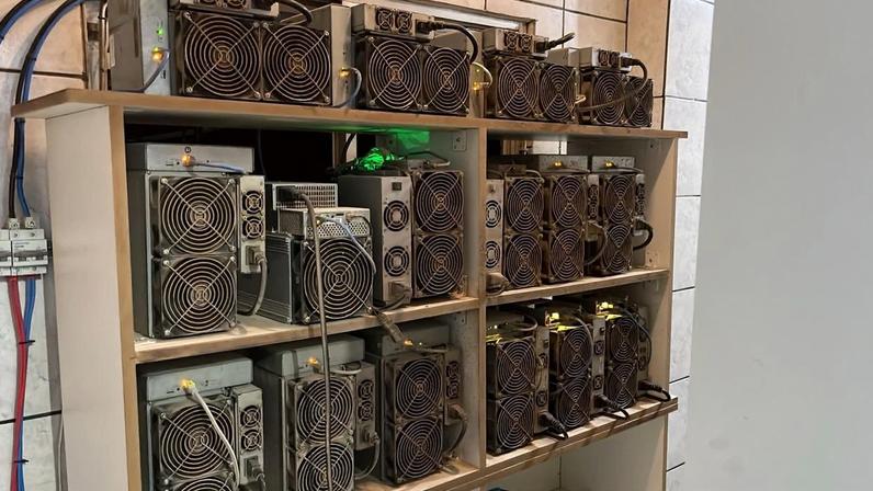Equipamento de mineração de Bitcoin (Foto: Polícia Civil do Rio de Janeiro)