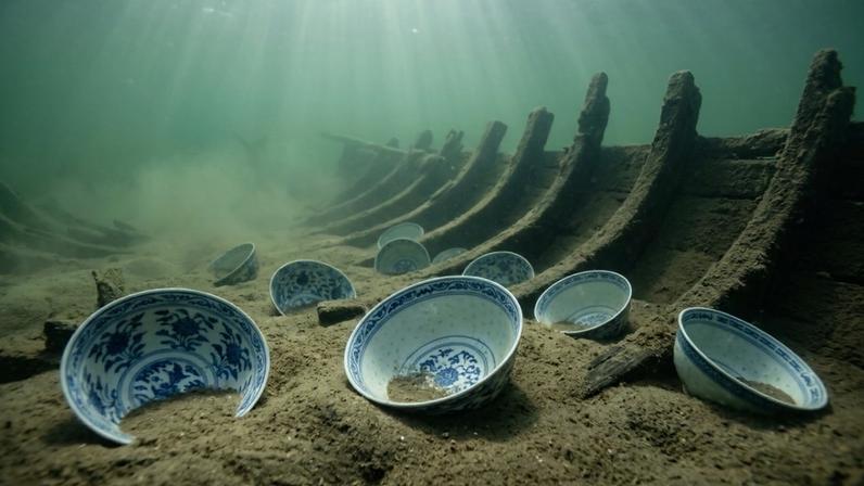 Ao final de quatro anos, foram recuperadas cerca de 3,5 toneladas de fragmentos cerâmicos da embarcação, provavelmente um junco chinês, tipo de navio de vela amplamente usado no comércio marítimo asiático medieval