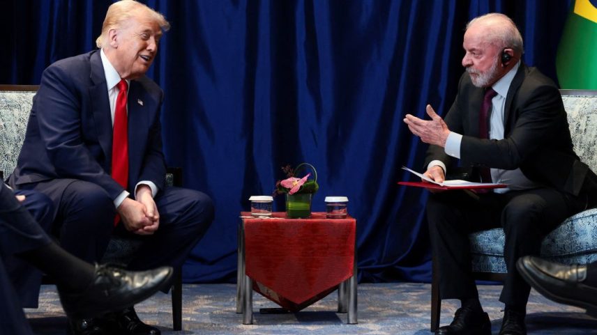 Presidente Lula durante reunião com o presidente dos EUA Donald Trump em Kuala Lumpur na Malásia