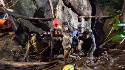 Primeiro homem é resgatado de caverna alagada no Laos