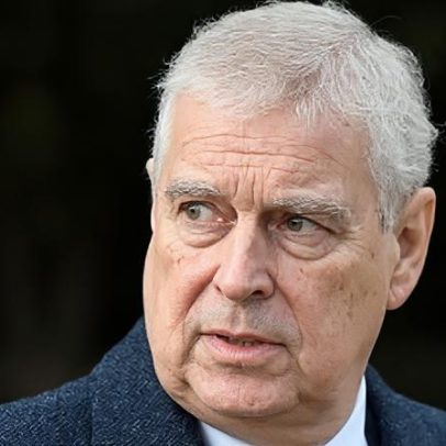 Polícia solicita informações em investigação envolvendo ex-príncipe Andrew