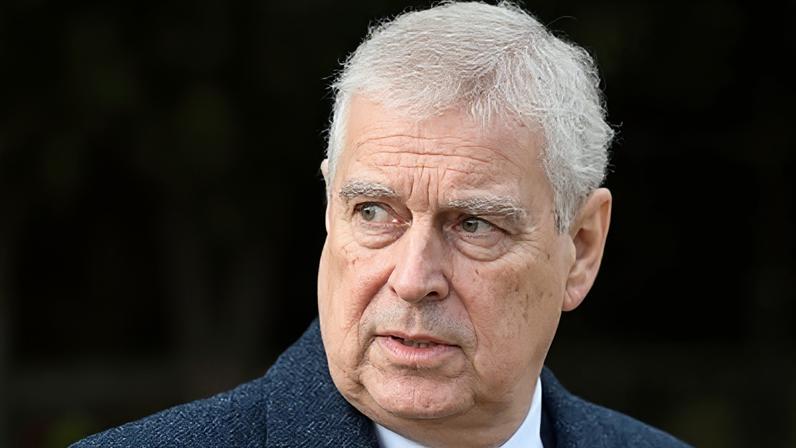 Ex-príncipe Andrew em evento de Natal na Inglaterra