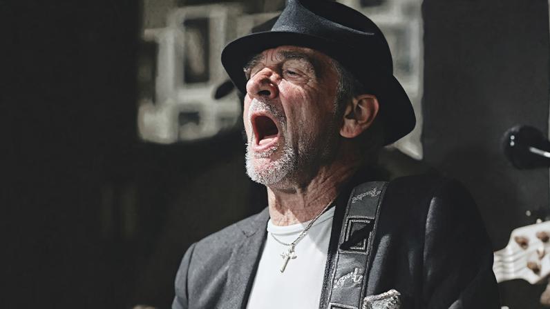 Alex Ligertwood, que trabalhou com o Oblivion Express de Brian Auger, Santana e a Average White Band, morreu aos 79 anos