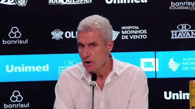 Luís Castro elogia a resiliência do Grêmio para virar contra o Santos