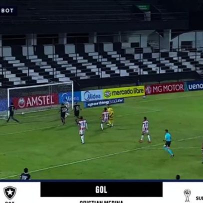 Cristian Medina dribla goleiro e faz golaço na Sudamericana