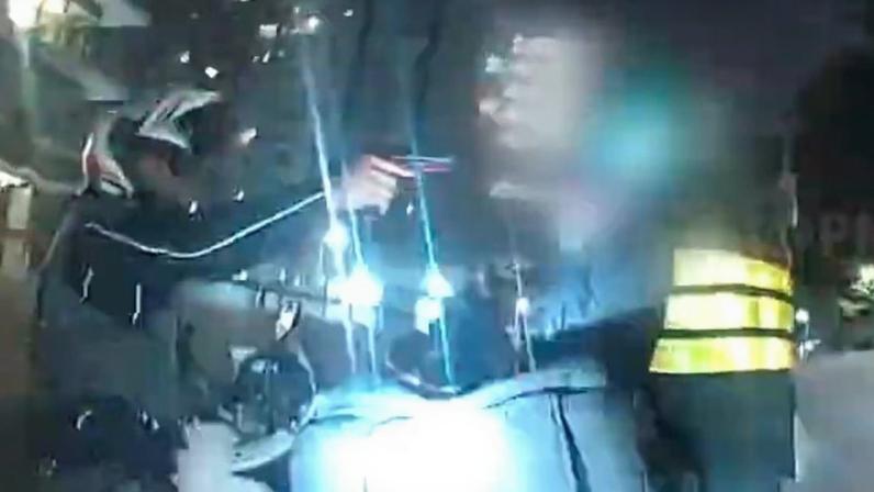 Homem chegou a entrar na contramão no Túnel Fernando Vieira de Mello durante a fuga, mas foi detido. Defesa não foi localizada