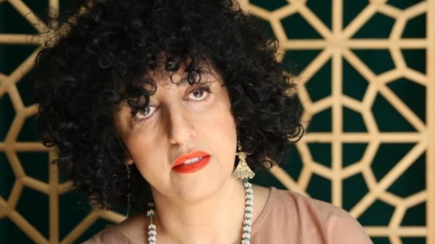 Tribunal iraniano condenou a laureada com o Prémio Nobel da Paz Narges Mohammadi a sete anos e meio de prisão, por acusações de conspiração e propaganda contra o regime, naquela que é a oitava sentença contra a ativista. Foto: Narges Mohammadi foundation/Divulgação