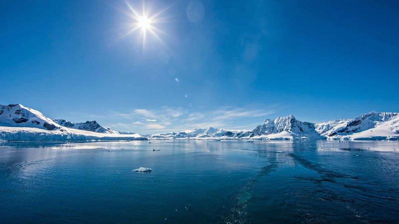 Oceano Antártico pode estar “suando” mais enquanto mudanças climáticas aceleram tempestades intensas. (Imagem: Getty Images via Canva)