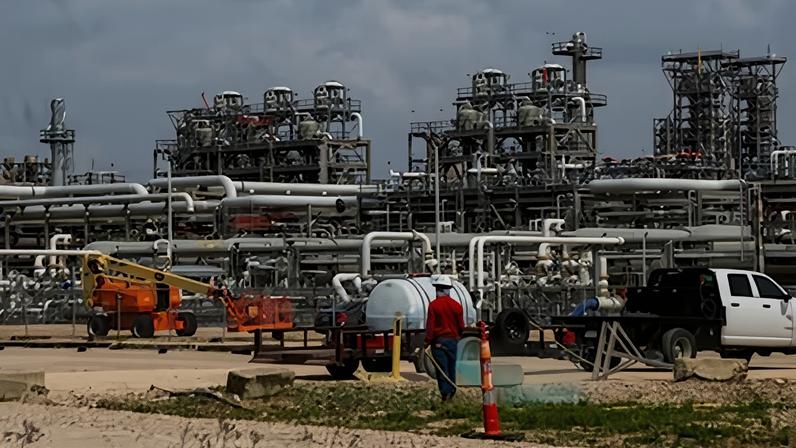 Preço do petróleo cai com expectativa de acordo de paz