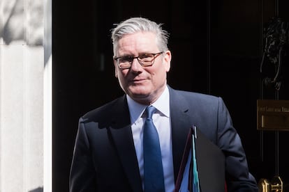 Juros da dívida britânica de 30 anos sobem a 1998 com pressão sobre Starmer