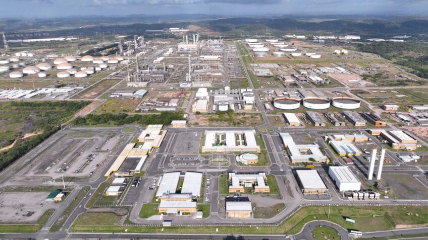 Refinaria Abreu e Lima bate recorde de produção de diesel