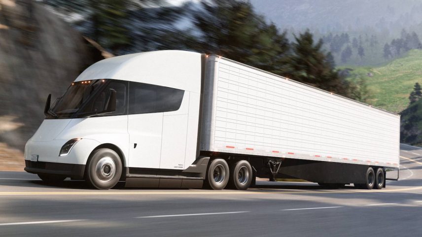 Início da produção em série do Tesla Semi está previsto para 2026 |