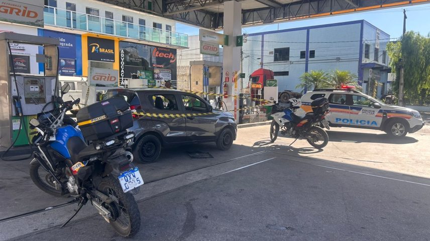 Carro da vítima foi localizado com um dos detidos em um posto de combustível; polícia investiga latrocínio