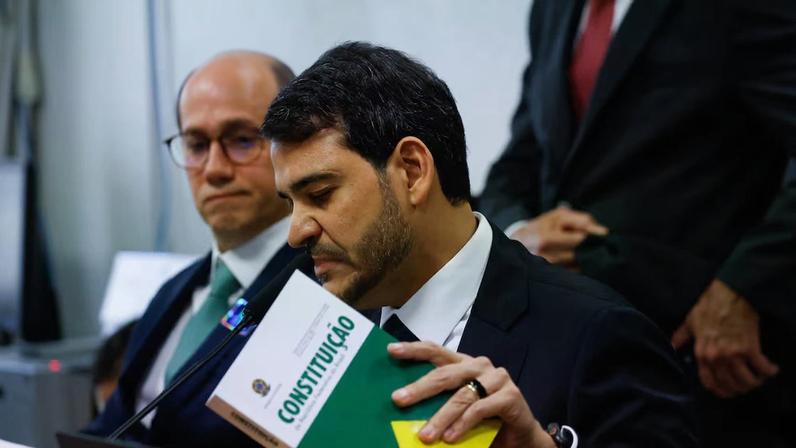 Presidente do Senado mostra habilidade ímpar para descer o vagalhão gerado pelo encontro entre ano eleitoral, caso Master e as ameaças de ministros do STF contra congressistas