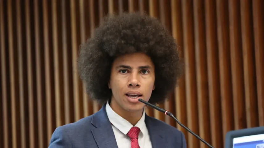 Renato Freitas responde mais um processo no Conselho de Ética da Assembleia Legislativa. (Foto: Valdir Amaral/Alep)