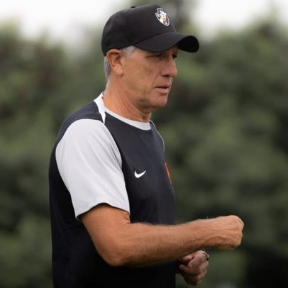 Vasco altera escalação para jogo contra Athletico-PR