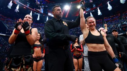 Rousey derrota Gina Carano na estreia da Netflix no MMA