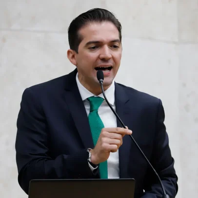 Militantes de esquerda comemoram agressão a vereador na USP