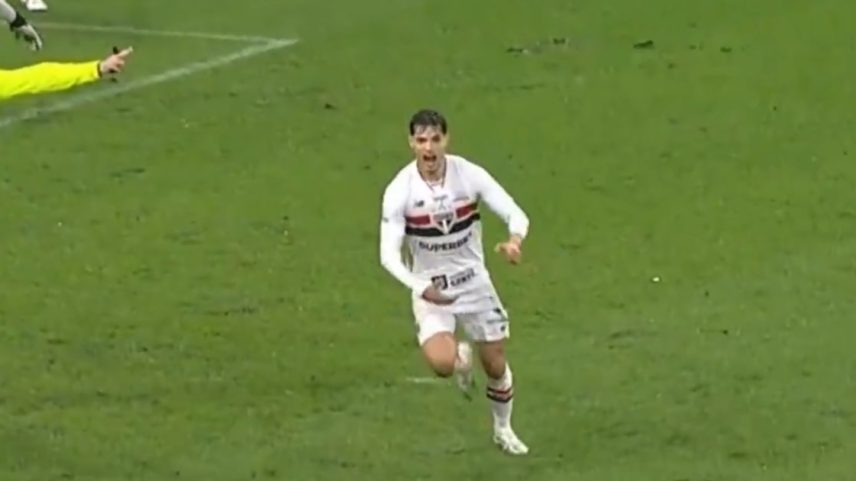 Corinthians x São Paulo tem confusão após gol, Calleri atingido e gesto ‘obsceno’ de Bodadilla; veja.