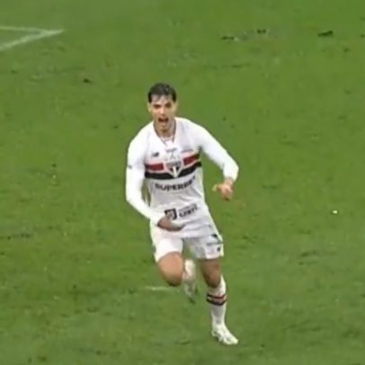 Confusão Corinthians x São Paulo após gol; Calleri atingido e gesto de Bobadilla