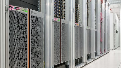 Cerebras, rival de Nvidia apoiado pela OpenAI, realiza IPO em meio à chipmania