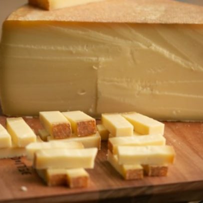 Queijo Gruyère sai de prateleiras do Brasil após impasse diplomático