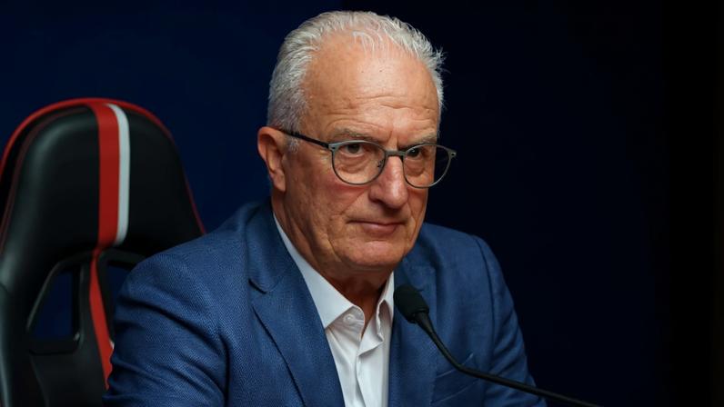 Dorival Júnior foi apresentado oficialmente no São Paulo nesta segunda-feira (18)