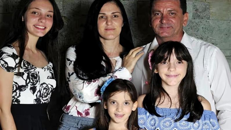 Pai falou o que disse para homem que tirou as vidas de sua esposa e filhas