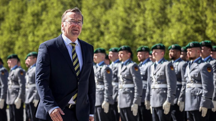 German Defence Minister Boris Pistorius walks past the Wachbattallion honour guard before receiving India's Defence Minister Rajnath Singh with military honours in Berlin, Germany, April 22, 2026. REUTERS/Nadja Wohlleben