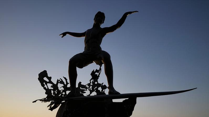 AST dispara para 30 bilhões com aposta em fotos de estátua de surf
