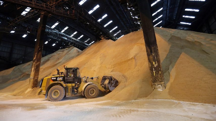 Setor avalia menor mix açucareiro no Brasil e risco climático na Índia