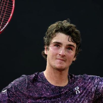 Imprensa internacional elogia João Fonseca após vitória sobre Djokovic